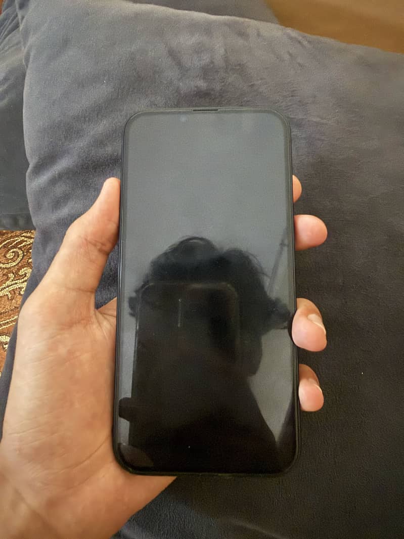 Apple iPhone 13 4