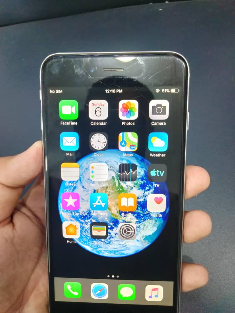 Apple iPhone 6 Plus 1
