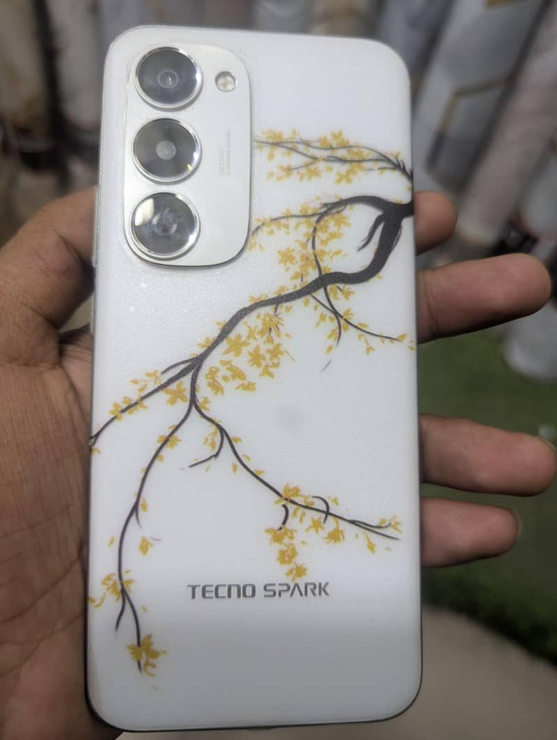 Tecno CAMON 40 Pro 4
