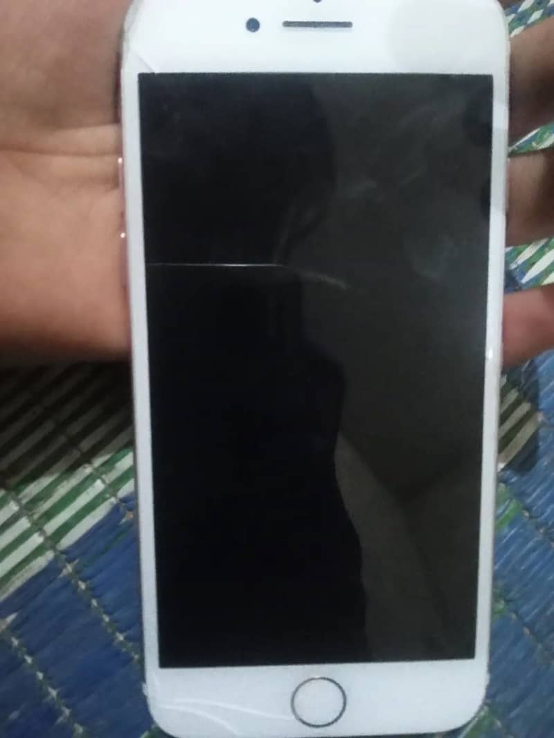 Apple iPhone 7 1