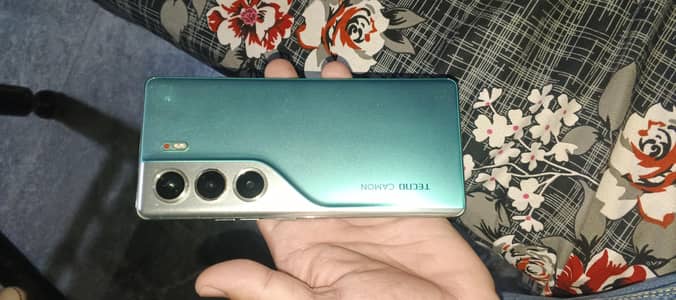 Tecno CAMON 40 Pro