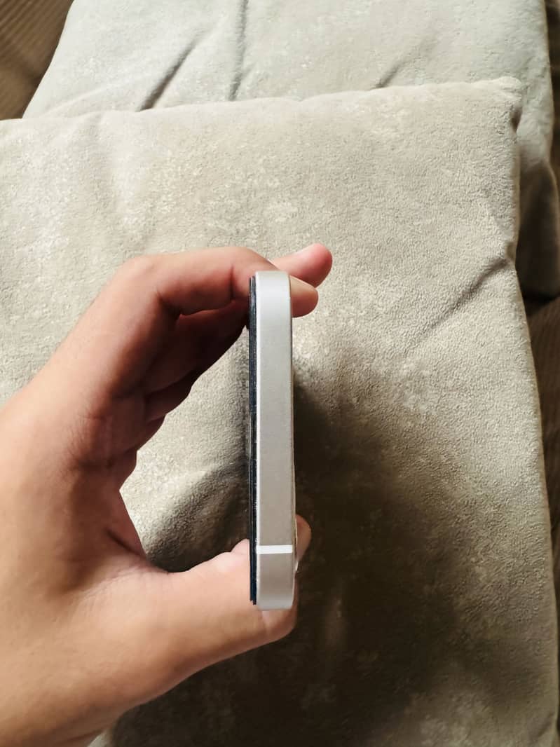 Apple iPhone 12 1