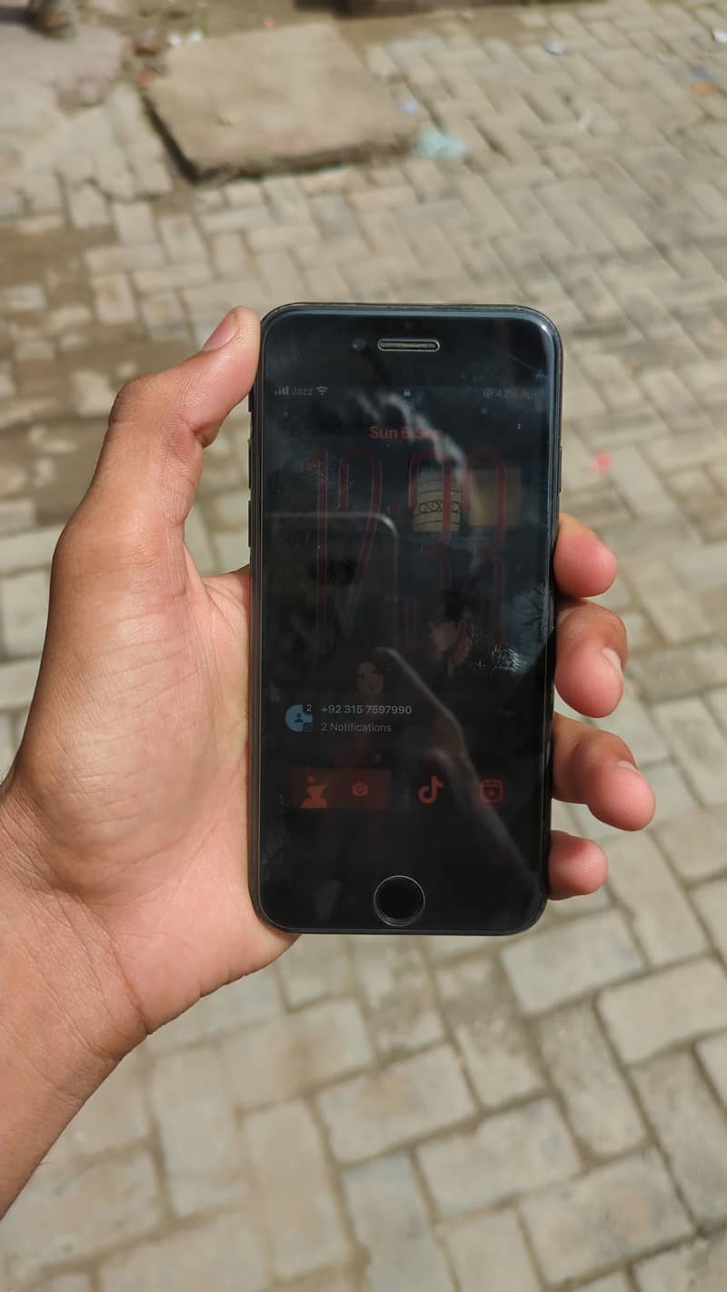 Apple iPhone SE 6
