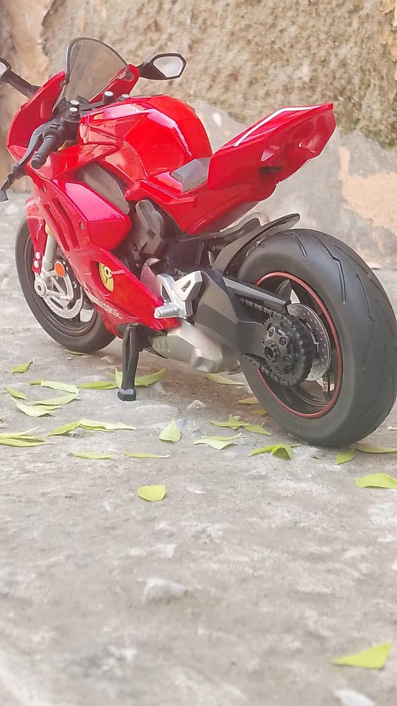 diecast model bike 1