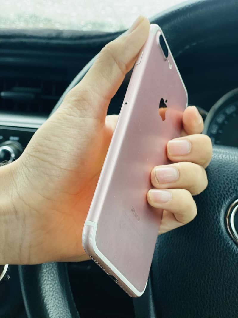 Apple iPhone 7 Plus 1