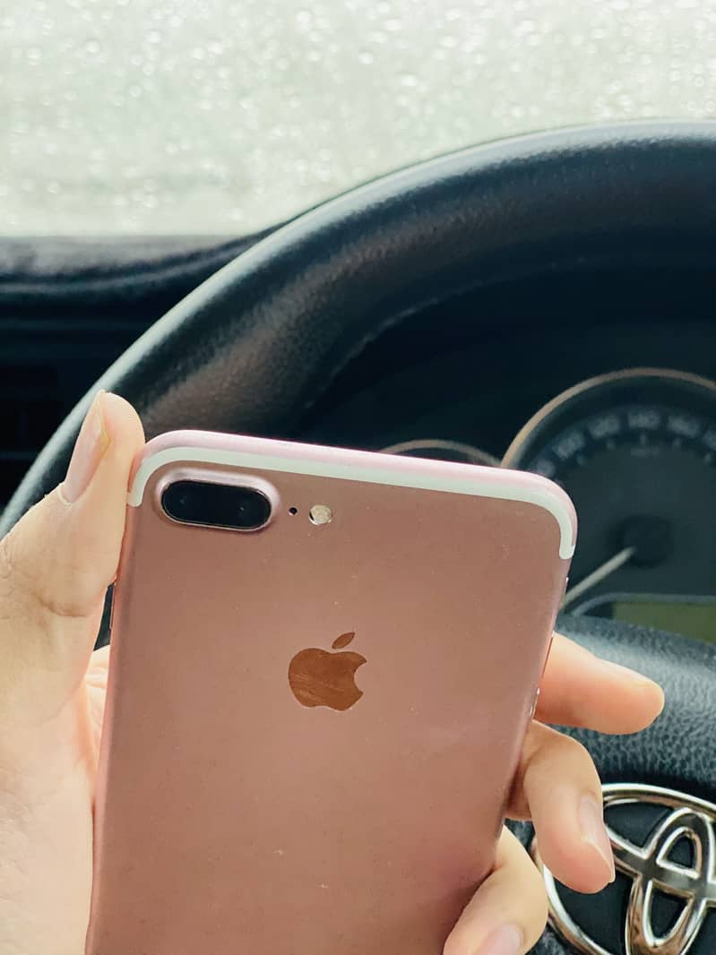 Apple iPhone 7 Plus 8