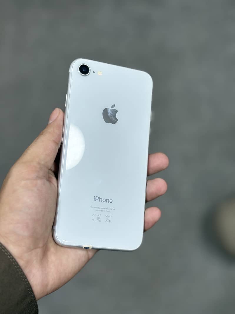 Apple iPhone 8 0