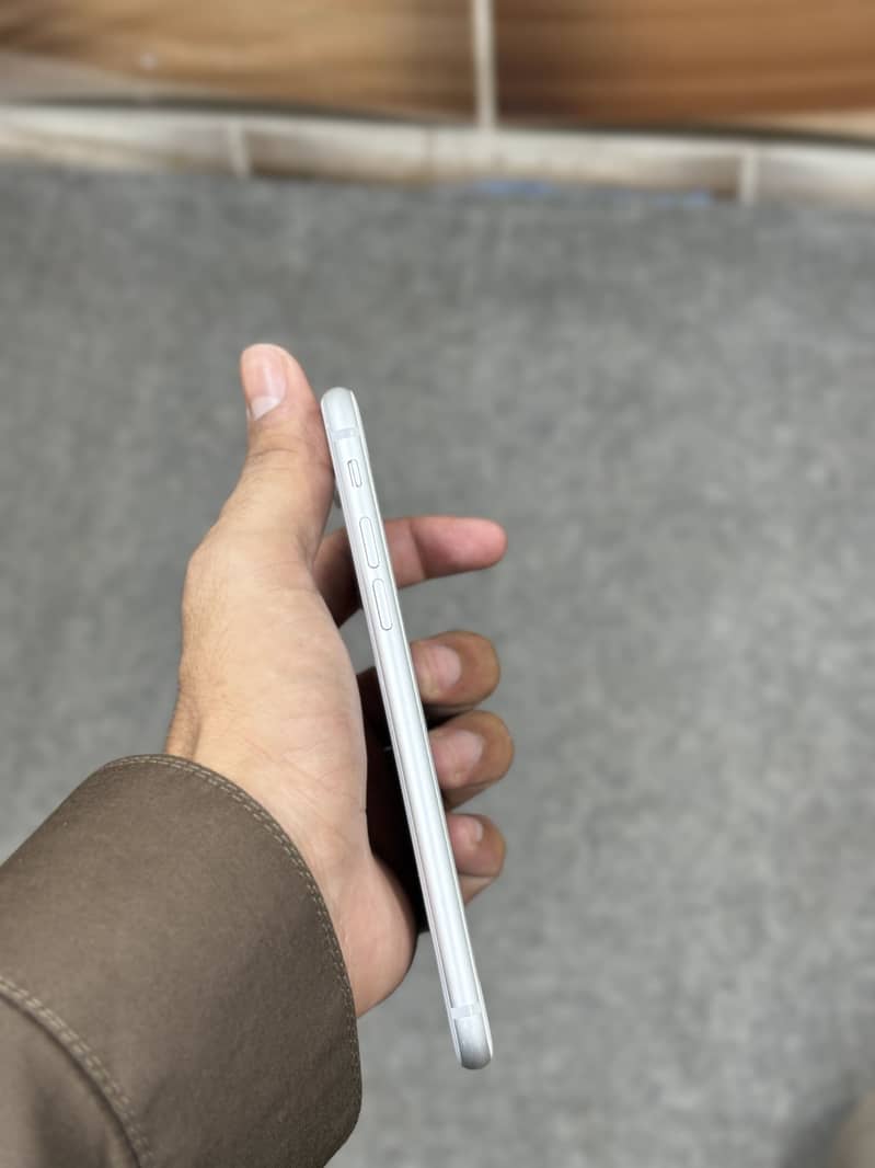 Apple iPhone 8 2