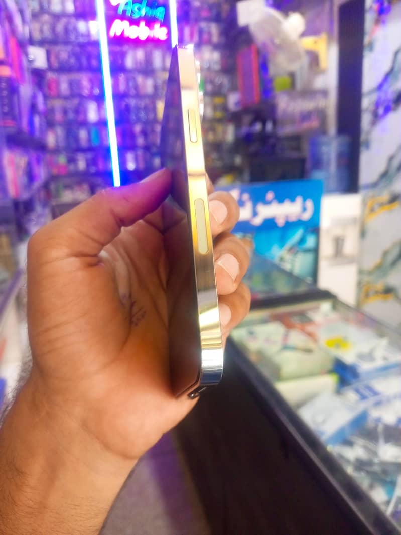 Apple iPhone 14 Pro Max 2