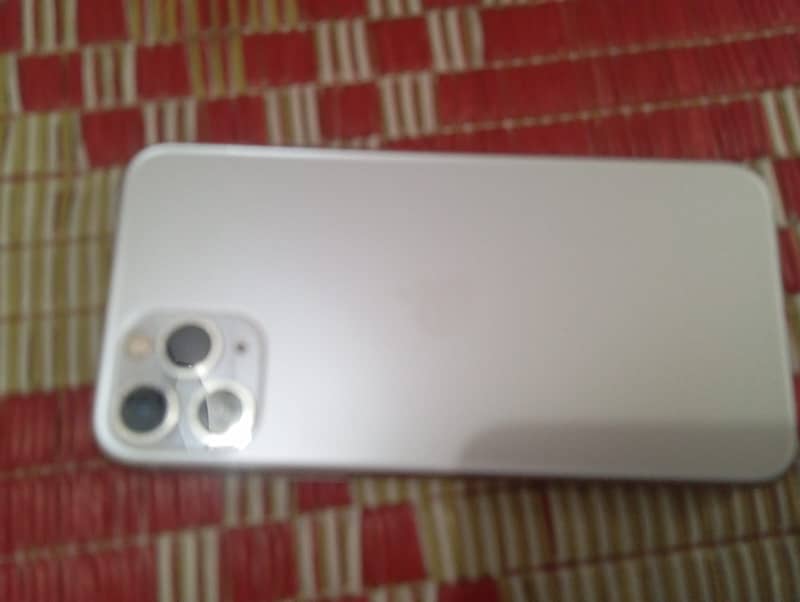 Apple iPhone 11 Pro 4