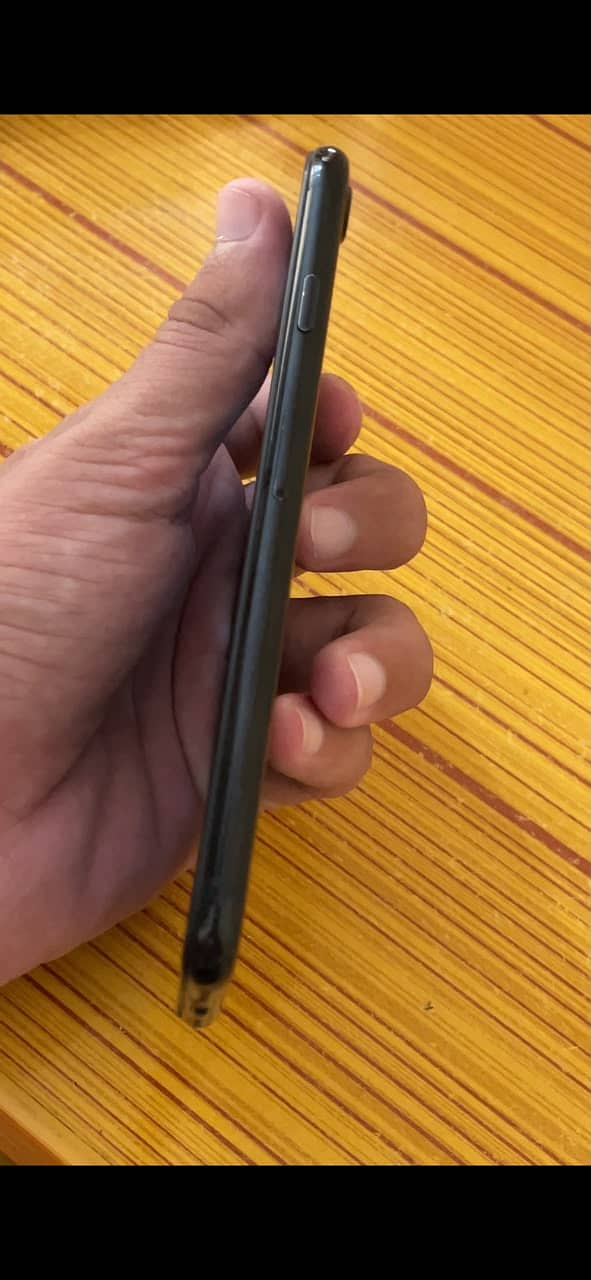Apple iPhone 7 1
