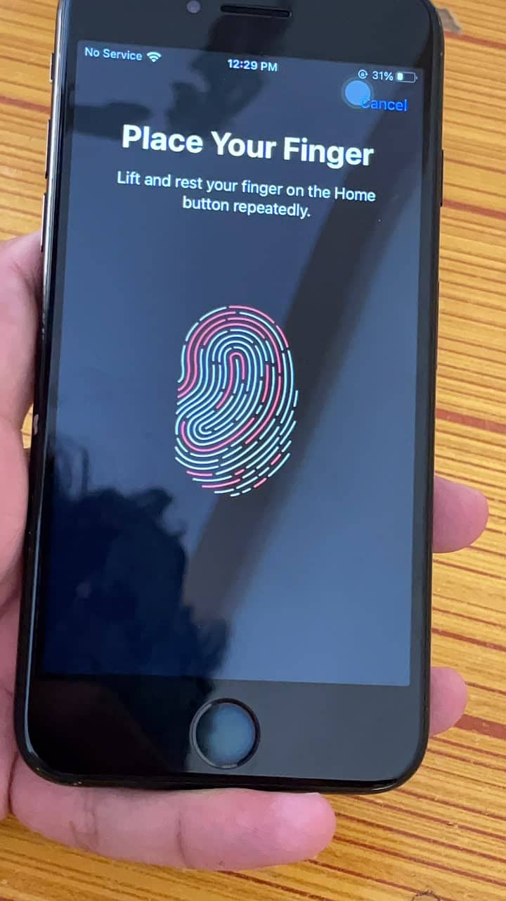 Apple iPhone 7 10