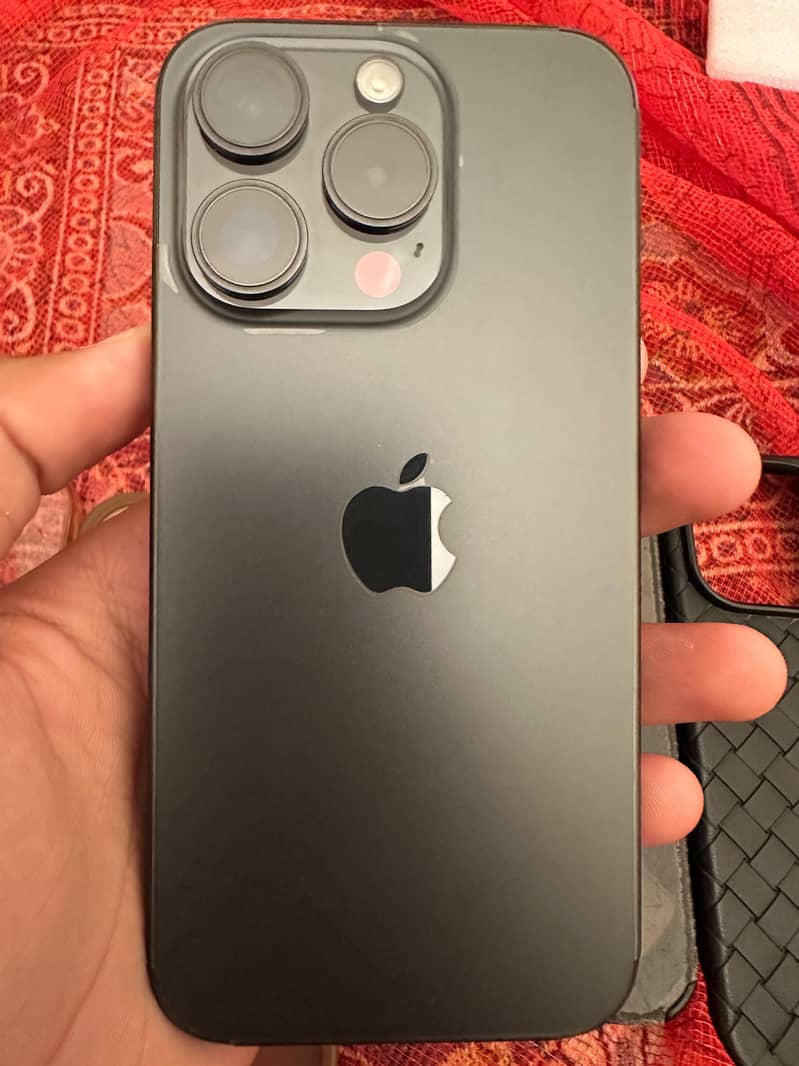 Apple iPhone 15 Pro 6