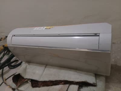 Haier 1 Ton Inverter AC 12HFPA – Excellent Condition