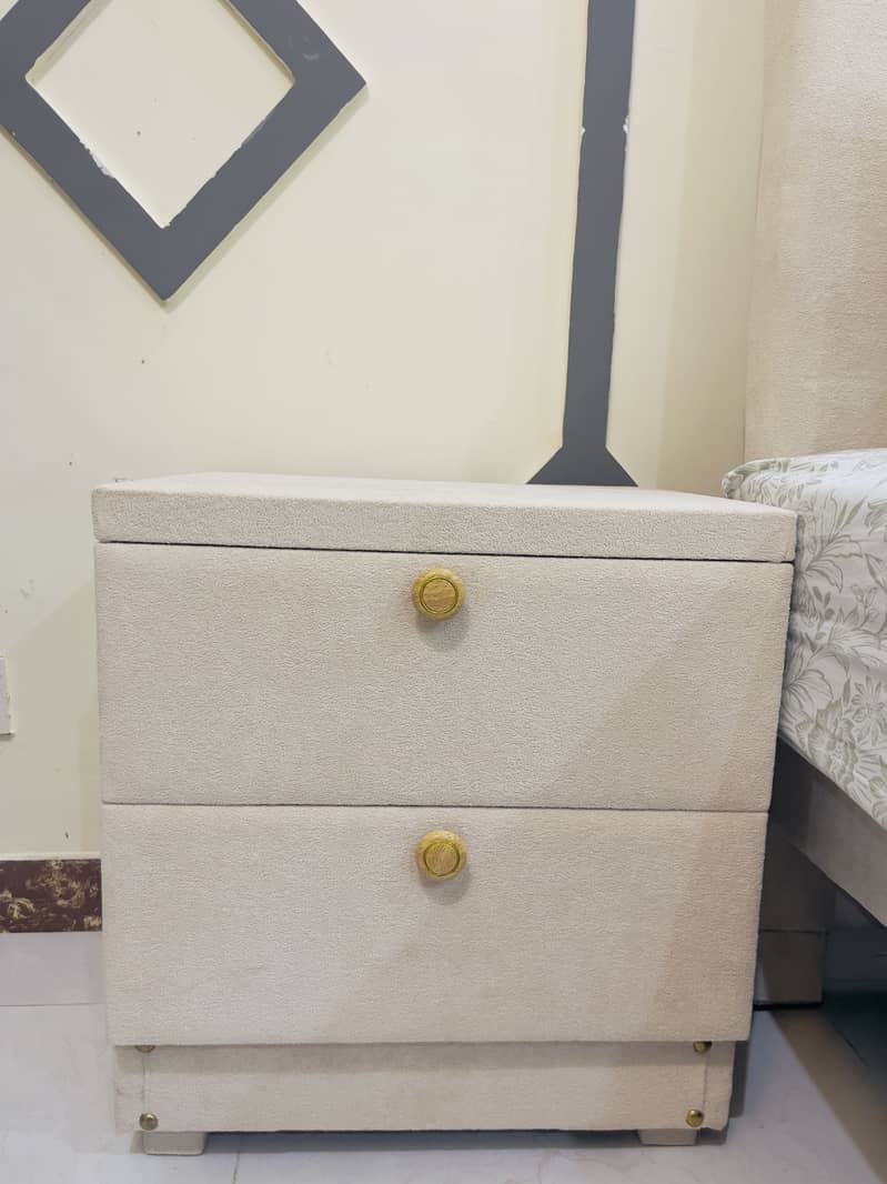 Bed and side tables 1
