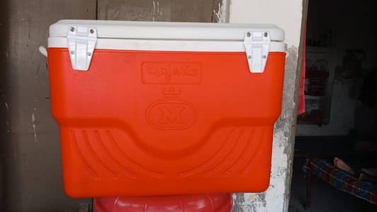 Majestic Ice Box 41litre
