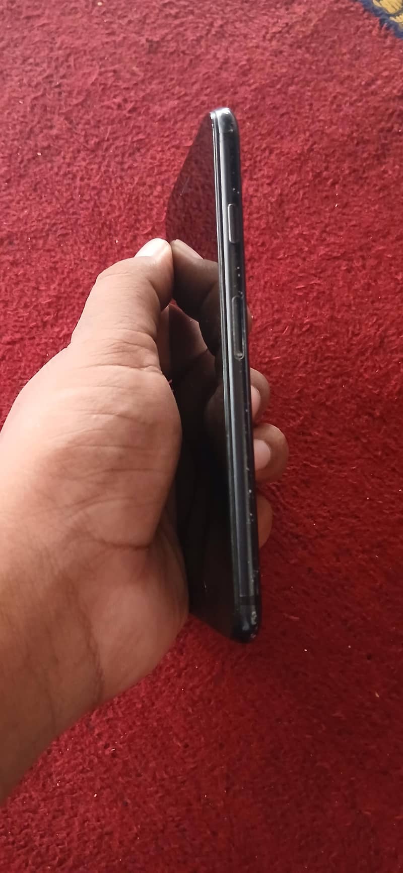 Apple iPhone 7 3