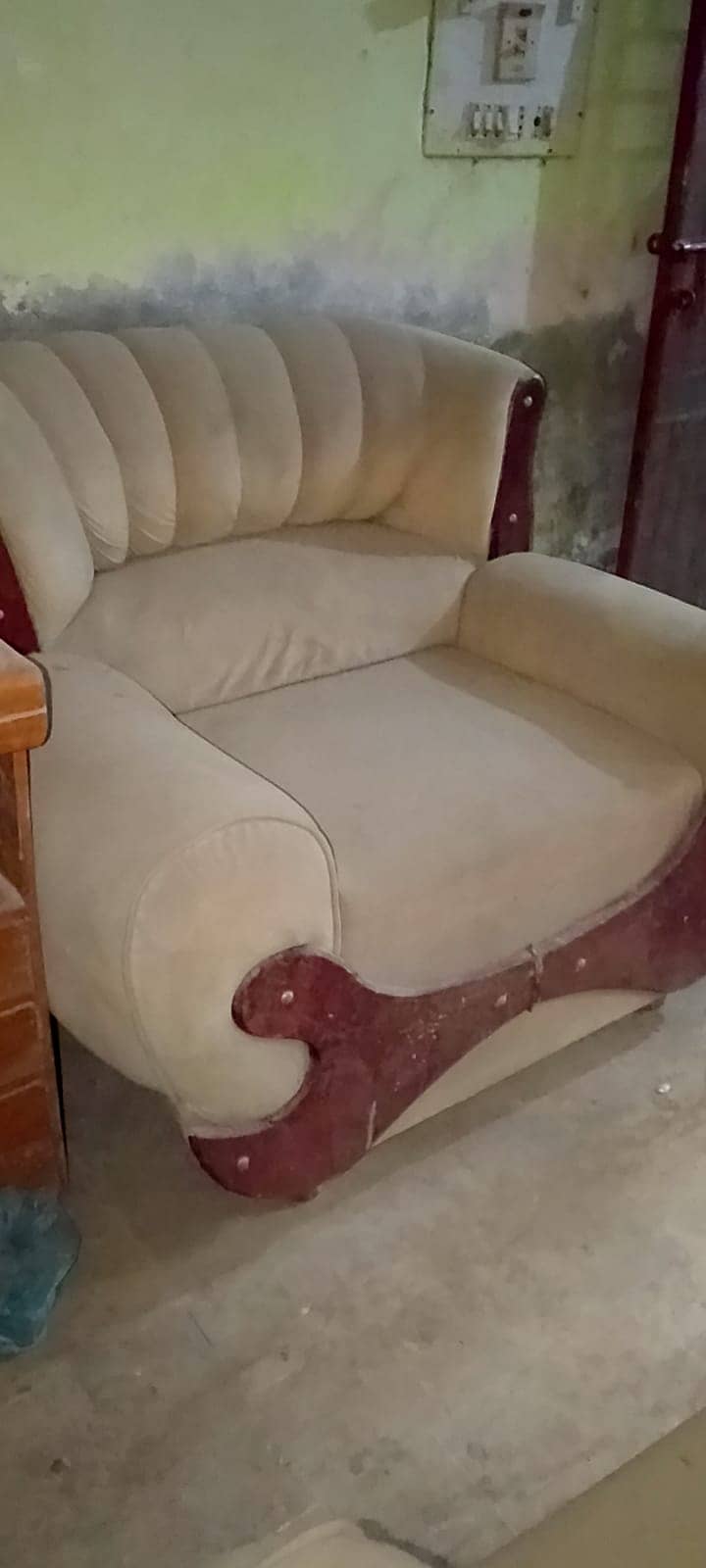 2 Single Seater Sofas in Good Condition 1