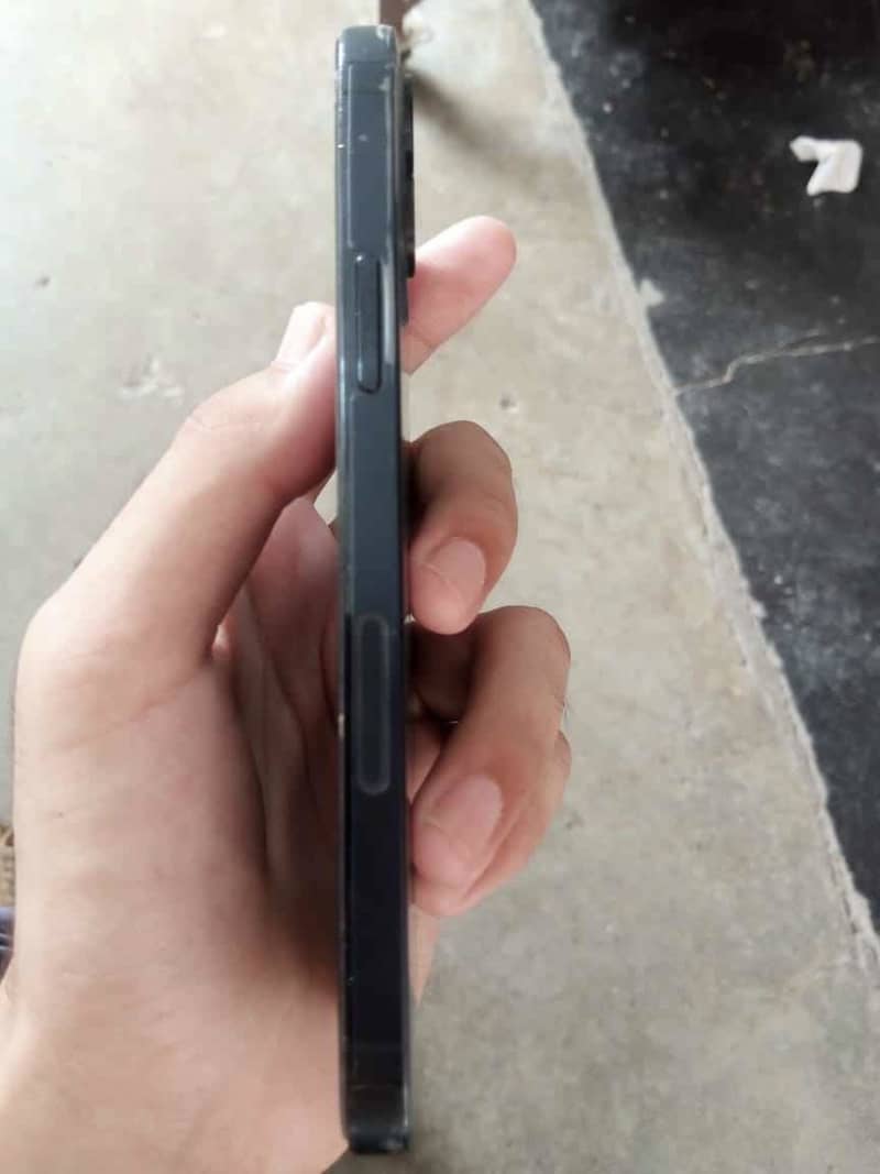 Iphone 12 pro max 1