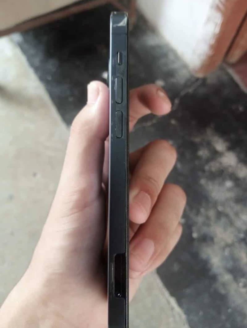 Iphone 12 pro max 4