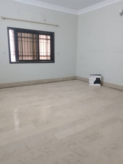 3 bed dd portion available for rent