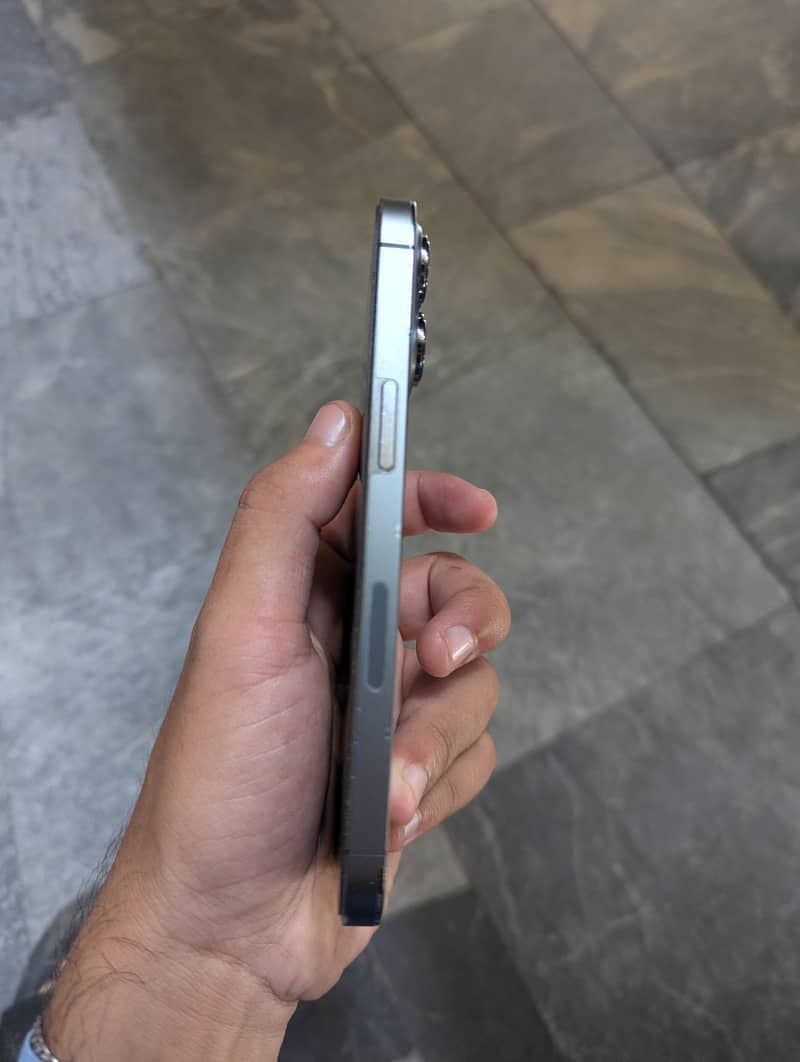 Apple iPhone 13 Pro 1