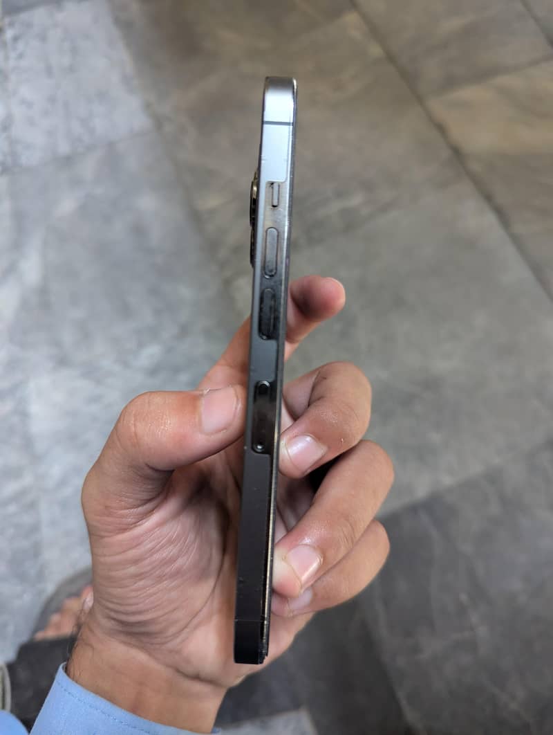 Apple iPhone 13 Pro 6