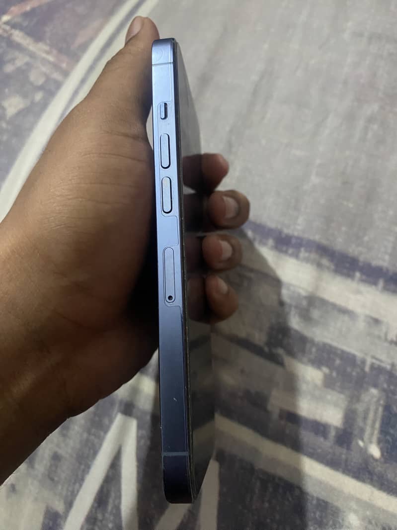 Apple iPhone 13 Pro 2