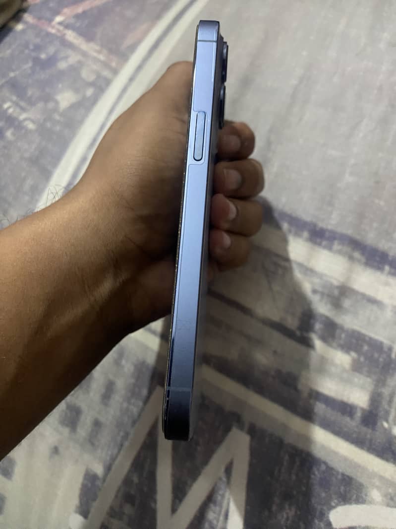 Apple iPhone 13 Pro 4