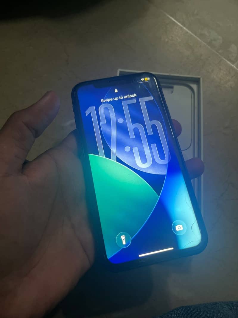 Apple iPhone 11 0