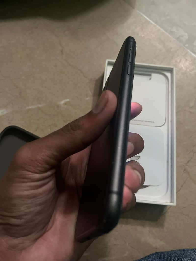 Apple iPhone 11 2