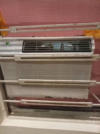 TCL Inverter Window AC 1 Ton 7/10 condition r32 gas very low bill