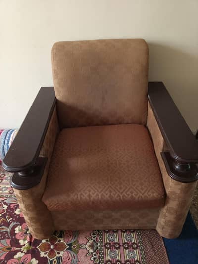 sofa set used but in good condition