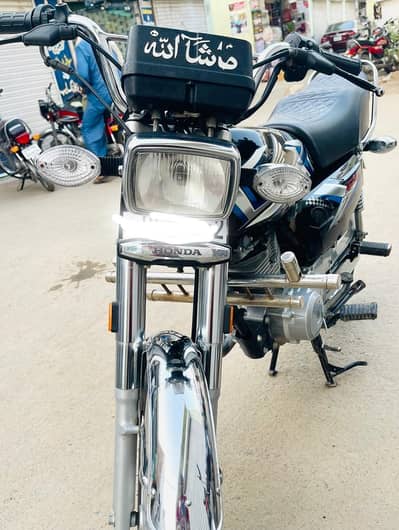 Total orignl 6500 chali ha bike 195000 First Oner No lga hova