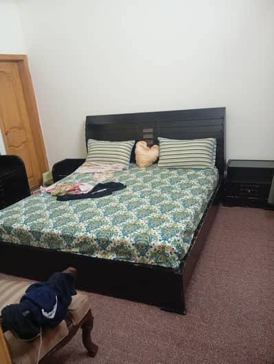 king size bed side tables and dressing table  for sale