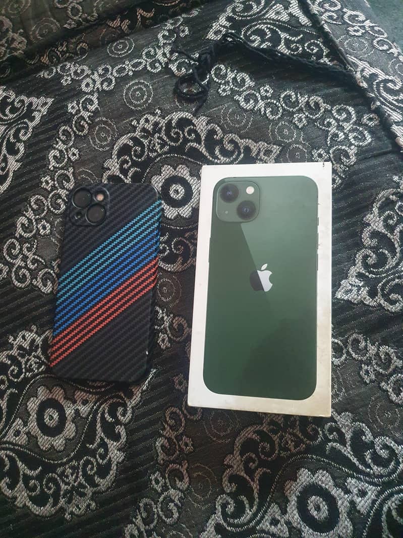 Apple iPhone 13 5