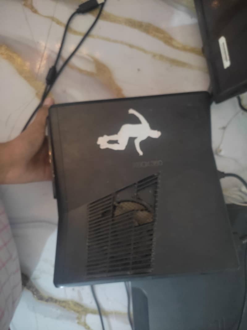 Xbox 360 with two controllers 2