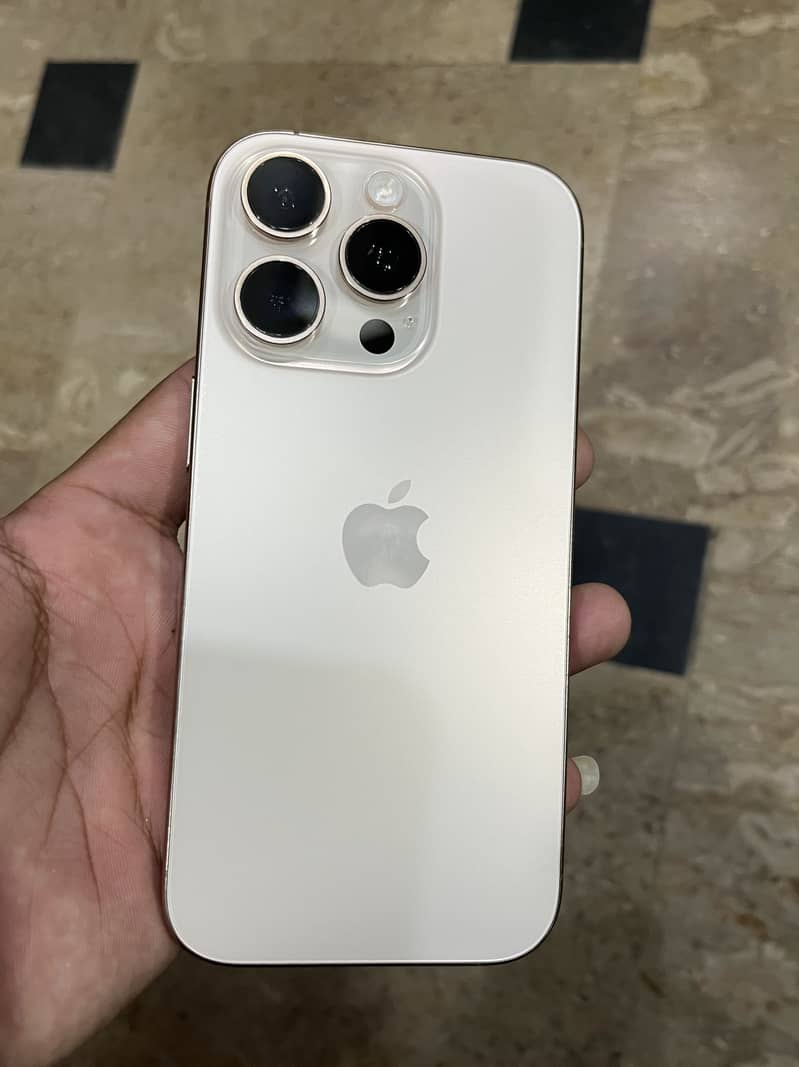 Apple iPhone 16 Pro 0