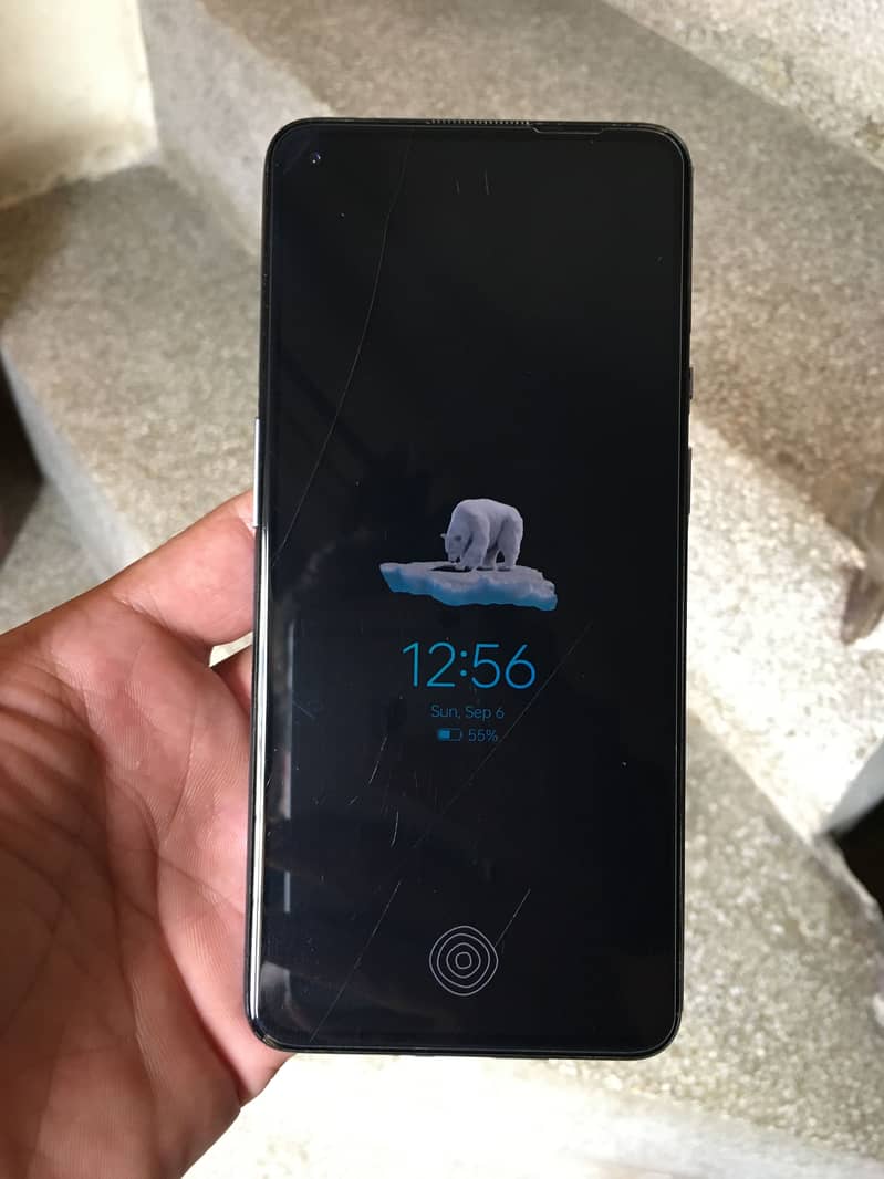 One Plus 9 5G 1
