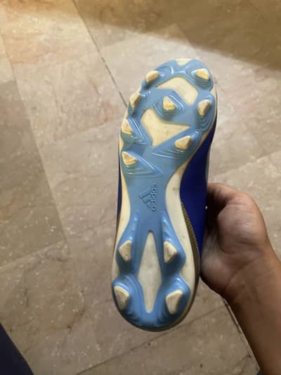 Adidas studs blue color worn 3 times size Us 6 men