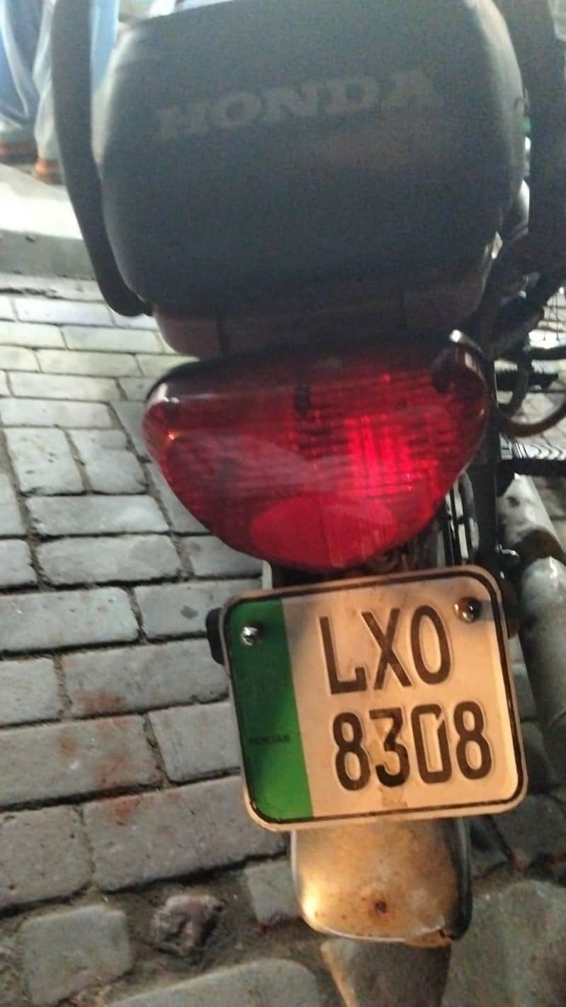 Honda CD70 2000 model 2