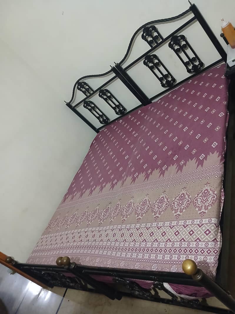 2 Single Bed Iron 0