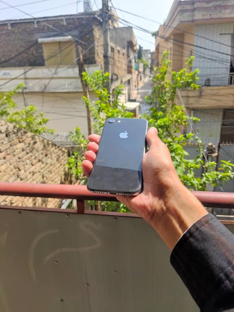 Apple iPhone 8 2