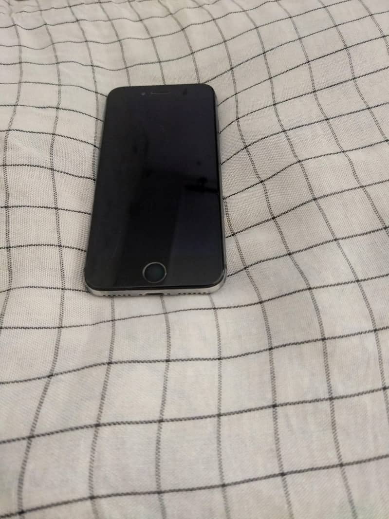 Apple iPhone 8 6