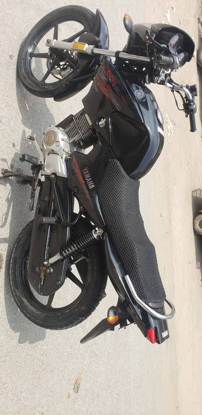 Yamaha YBR 125     2021
