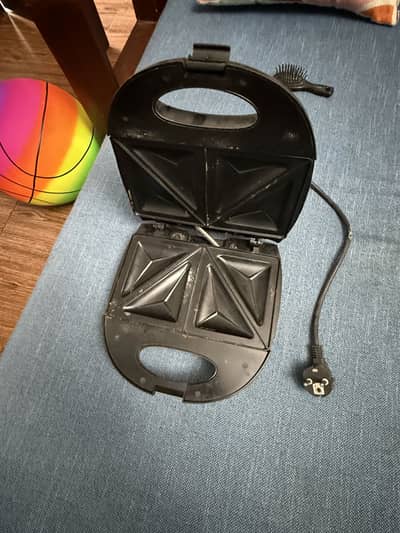 Almost Brand New Sandwich Maker