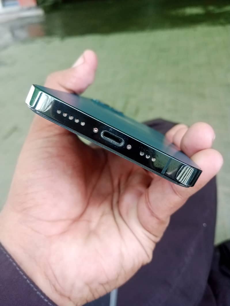Apple iPhone 12 Pro 2