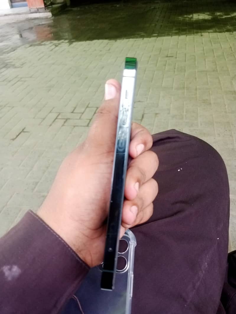 Apple iPhone 12 Pro 4