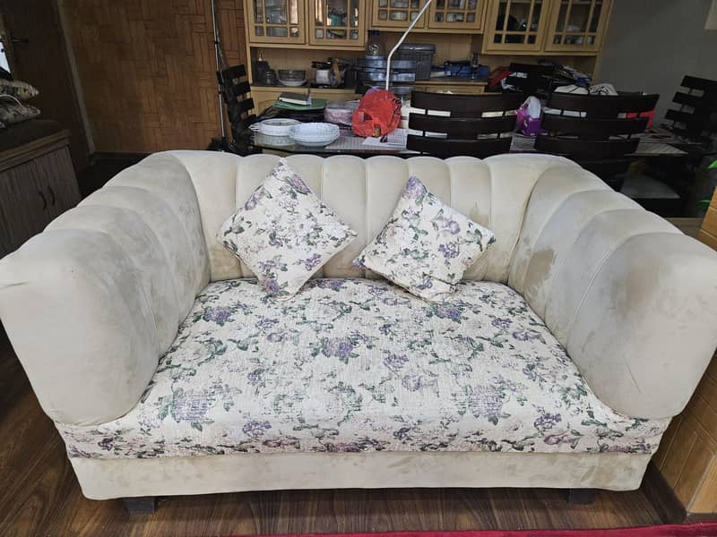 6 seater sofa 0