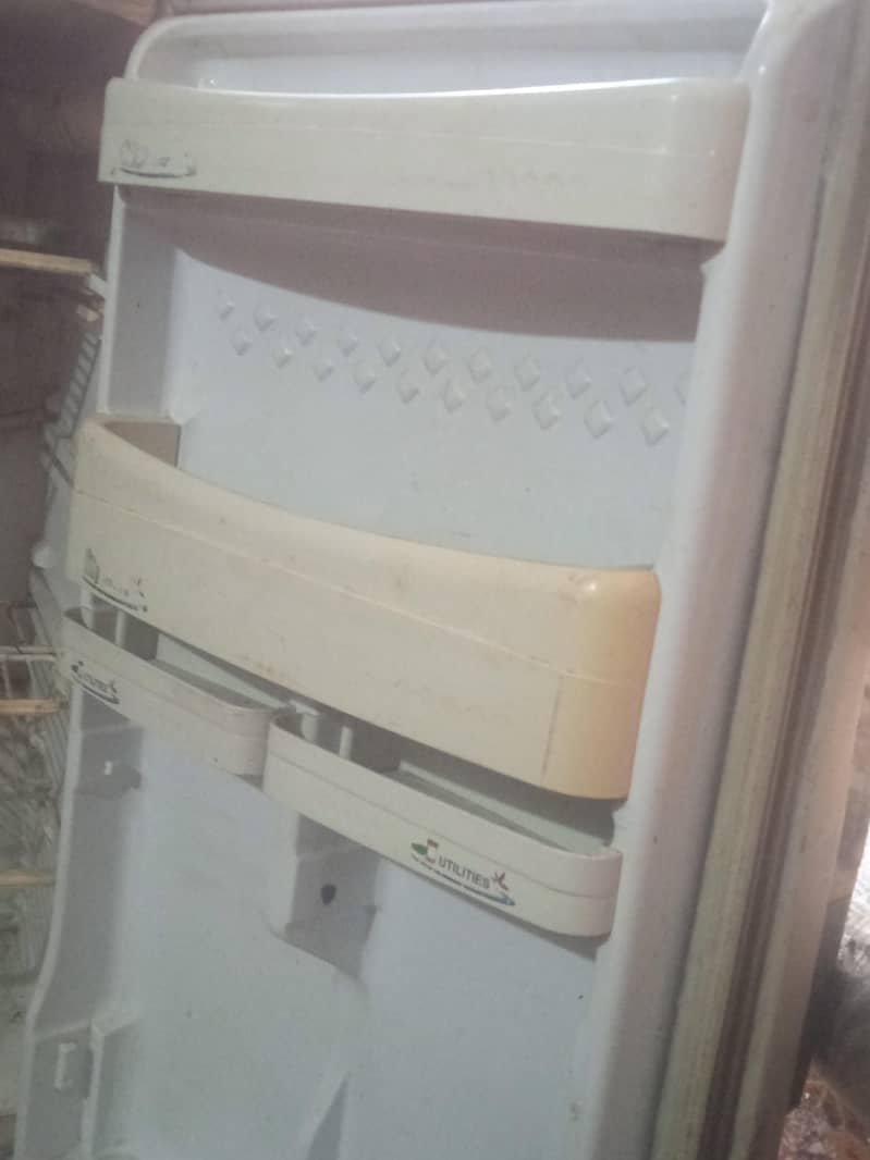 refrigerator 0
